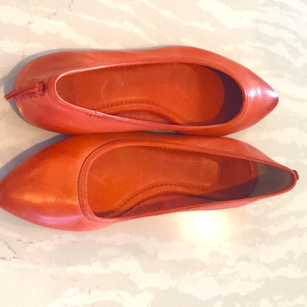 Frye flats. Like new! Worn once to try on.